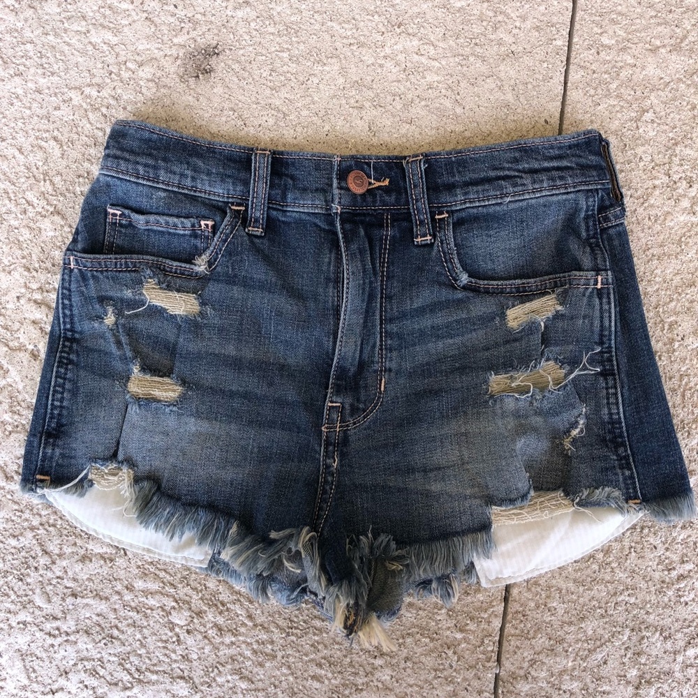 Hollister high rise vintage short size 3/ W 26
